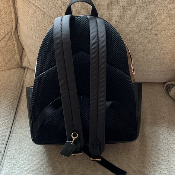 Daisy 🌼 Coach backpack and lg wallet - Picture 4 of 10